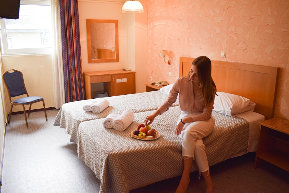 Savoy Hotel 36/66