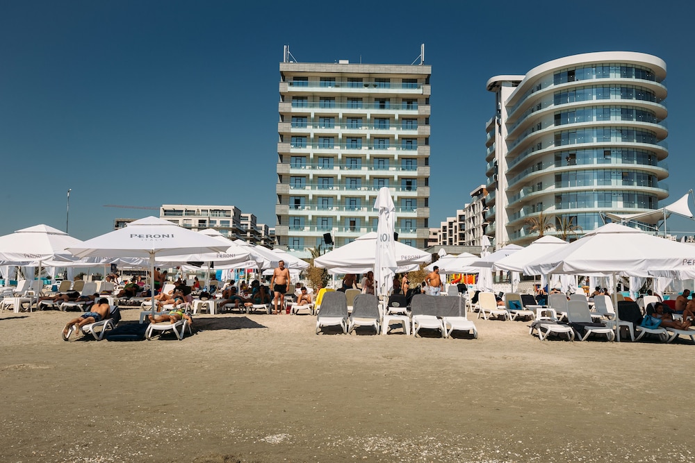 Hotel Opera Mamaia 58/70