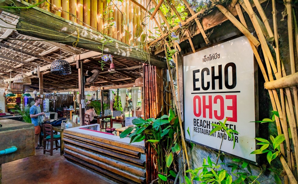Echo Beach Backpackers 3/50