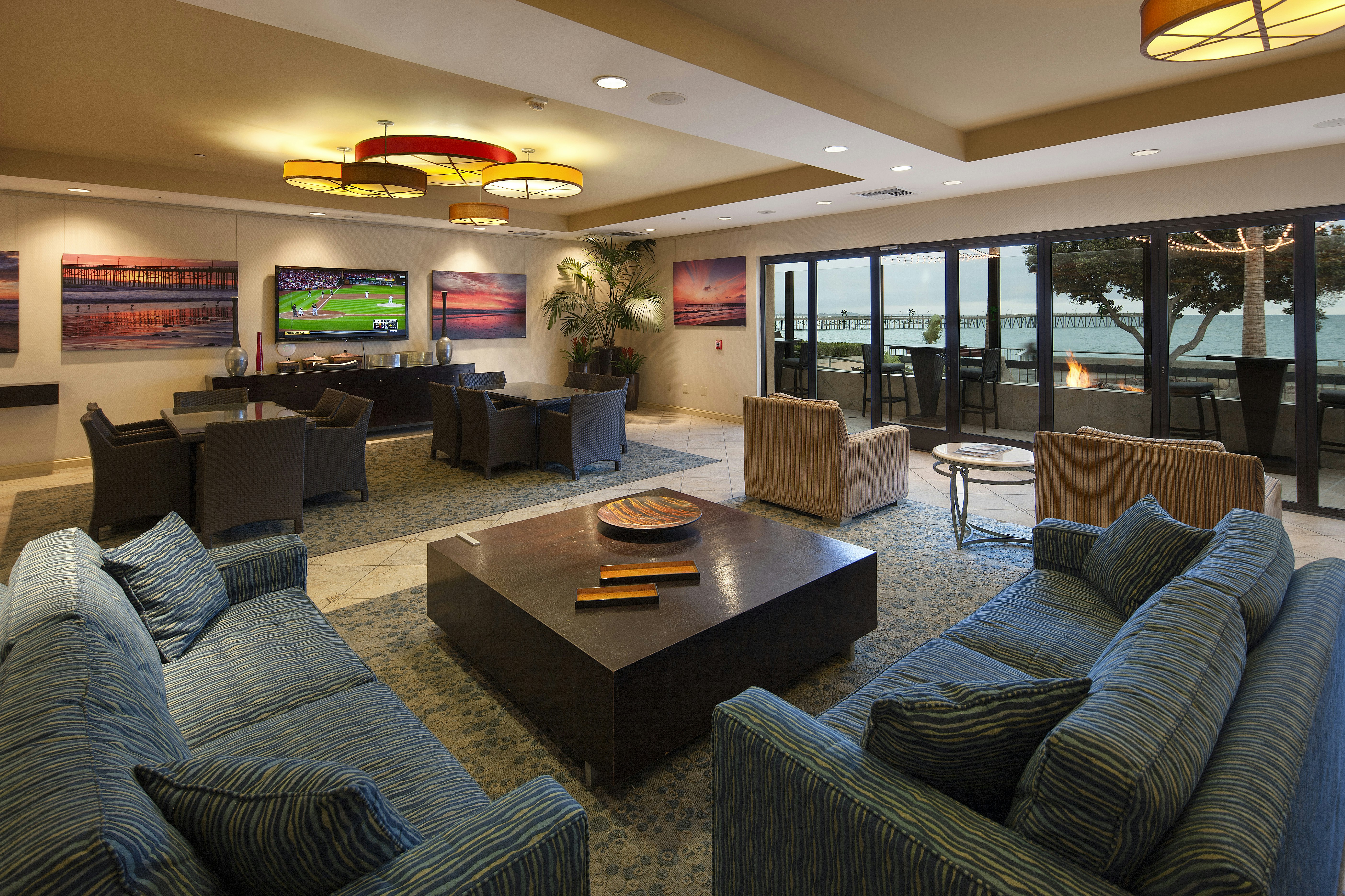 Crowne Plaza Ventura Beach 49/74