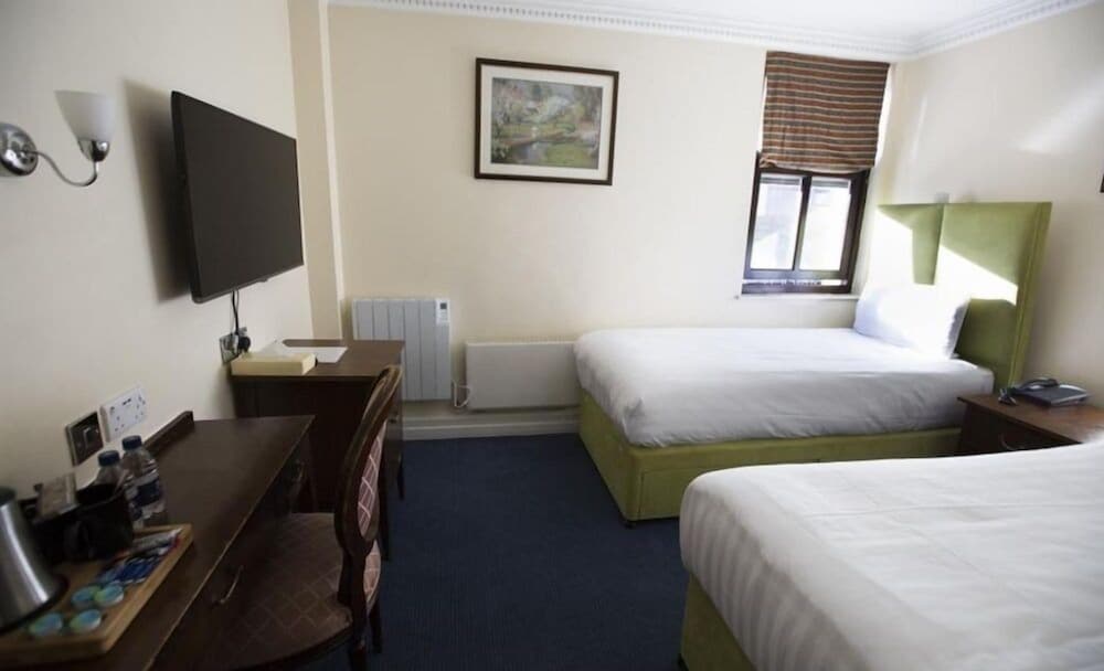 The Cheshire Hotel 12/42