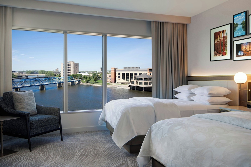 غرفة غراند بسريرين كوين بإطلالة على النهر، JW Marriott Hotel Grand Rapids 2/4