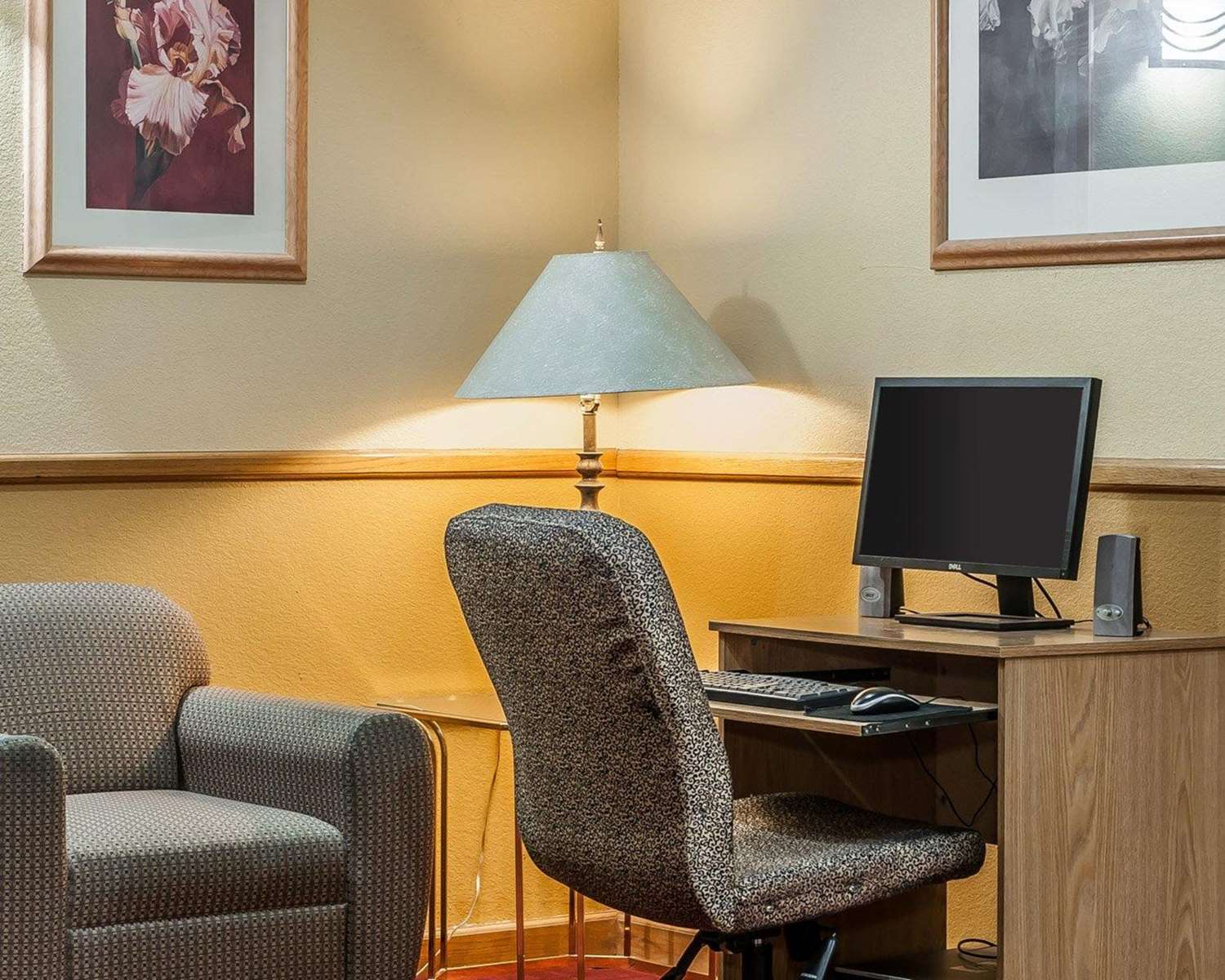 Quality Inn & Suites Shelbyville I-74, IN 18/20