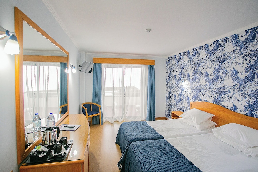 Room, Twin Beds, Sea View