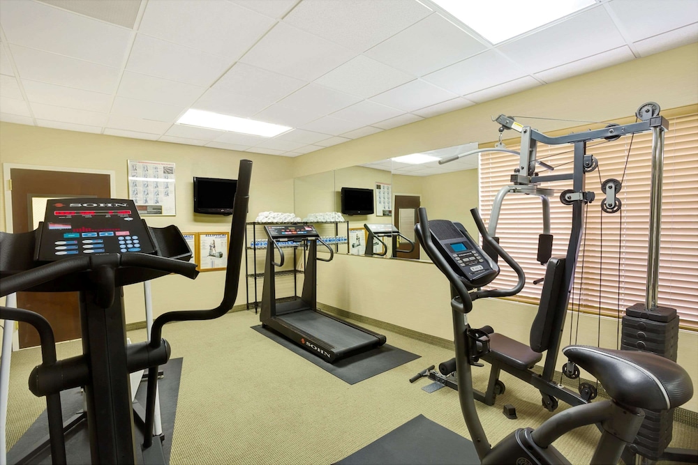 Wingate By Wyndham Raleigh Durham Airport 13/30