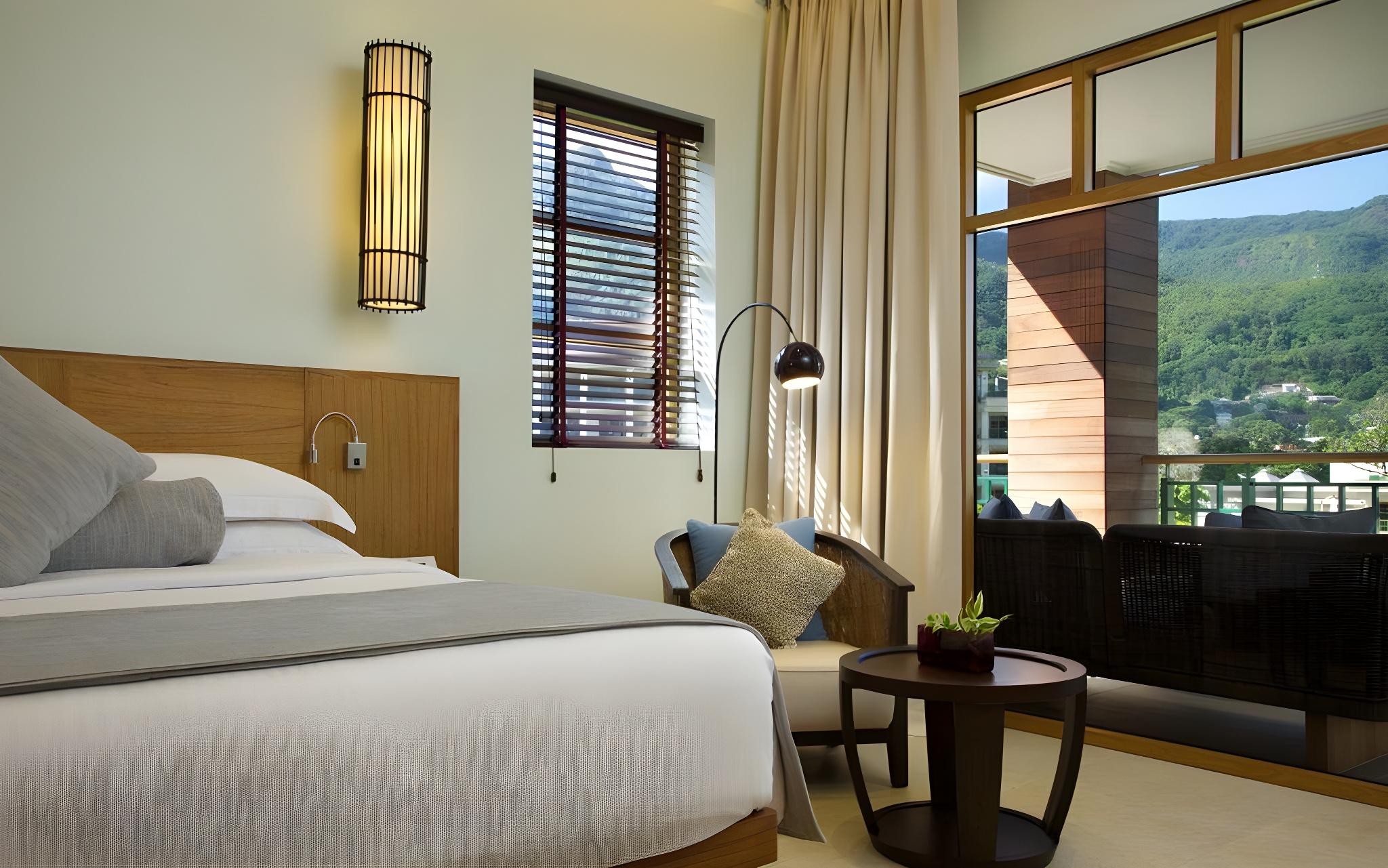 Savoy, Ocean, King Bed, Side Ocean View