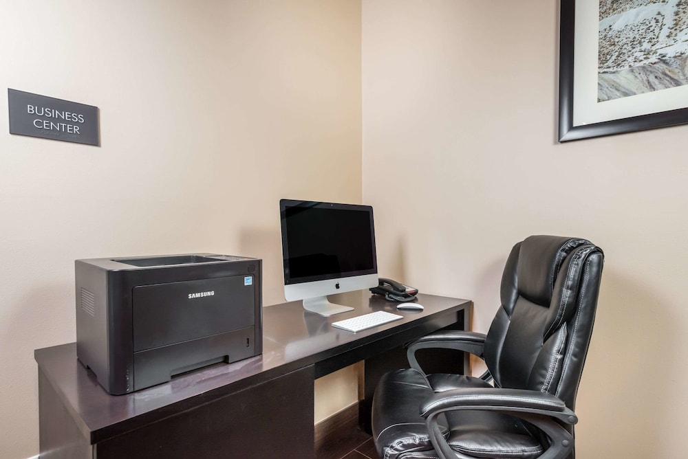 Comfort Inn Tonopah NV 33/36