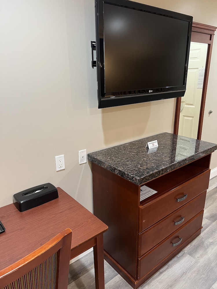 Travelodge By Wyndham Brea 21/29