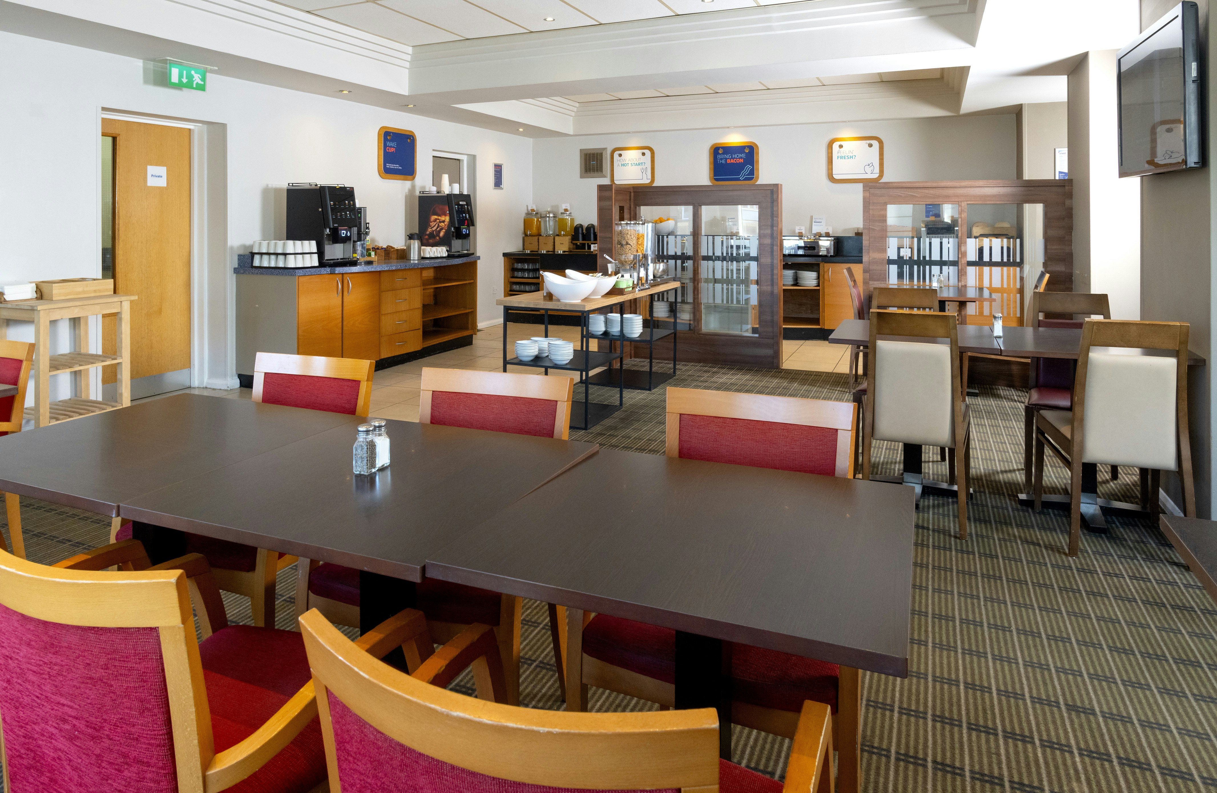 EXPRESS BY HOLIDAY INN CHINGFORD 14/26