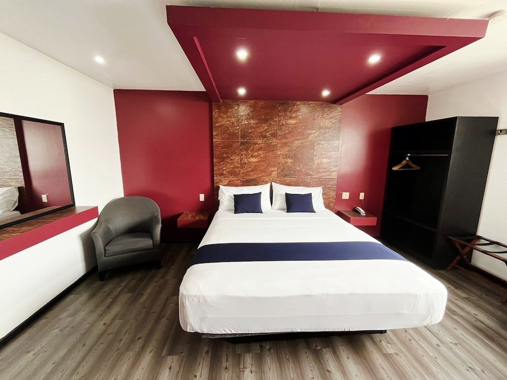 CAPITAL O Hotel Rose, Ensenada 9/48