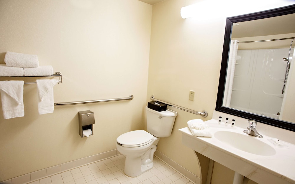 Country Inn & Suites by Radisson Harrisburg West PA 13/41