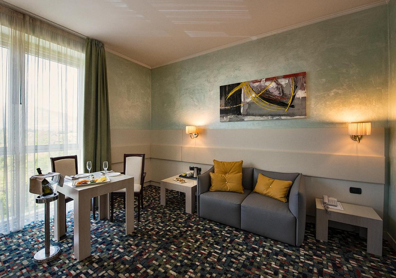 Hotel Santacroce Ovidius 34/50