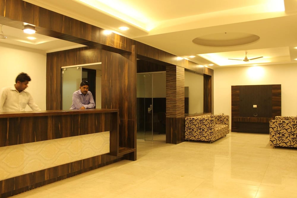 Hotel Yog Palace 12/50
