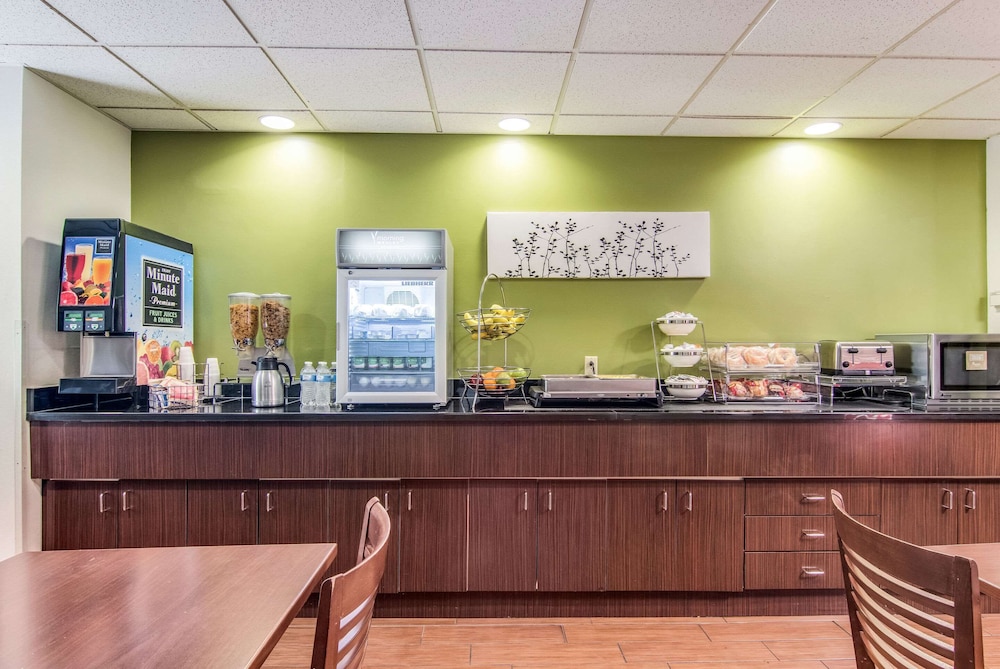 Sleep Inn Austintown - Youngstown, West 29/43