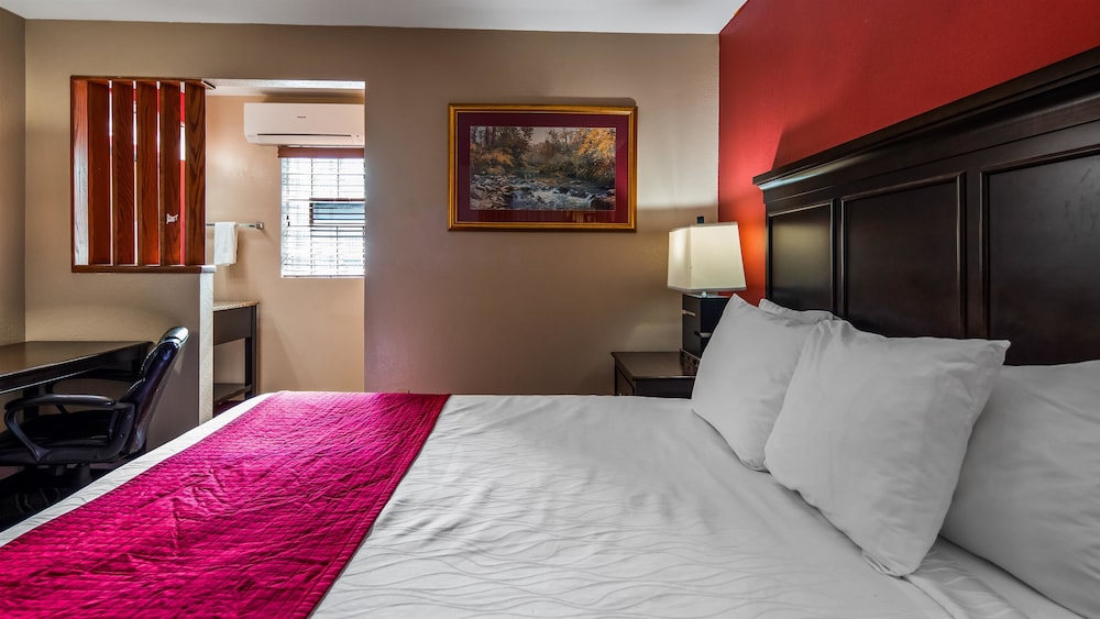 Best Western Braddock Inn 9/35