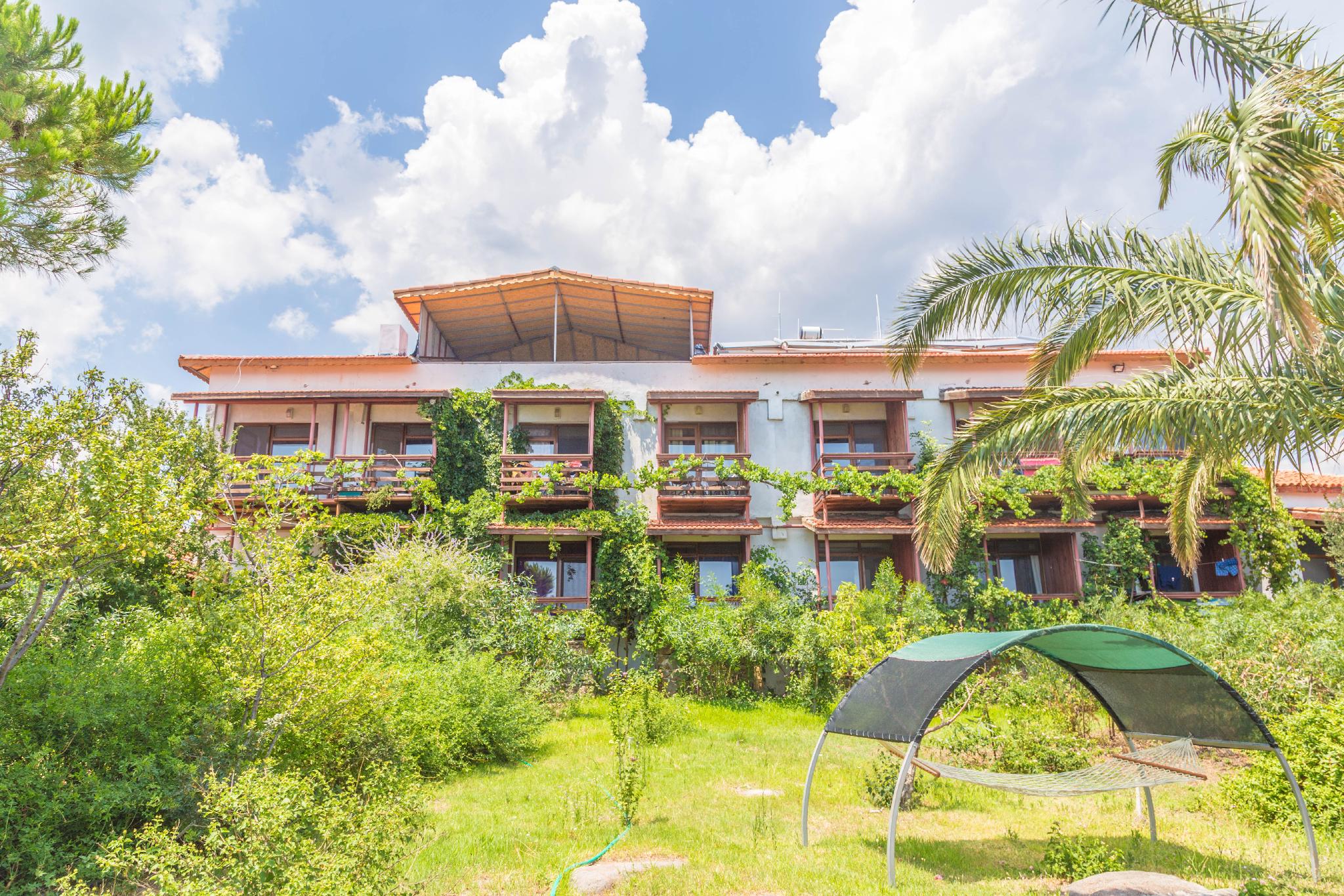 Assos Terrace Hotel 35/37
