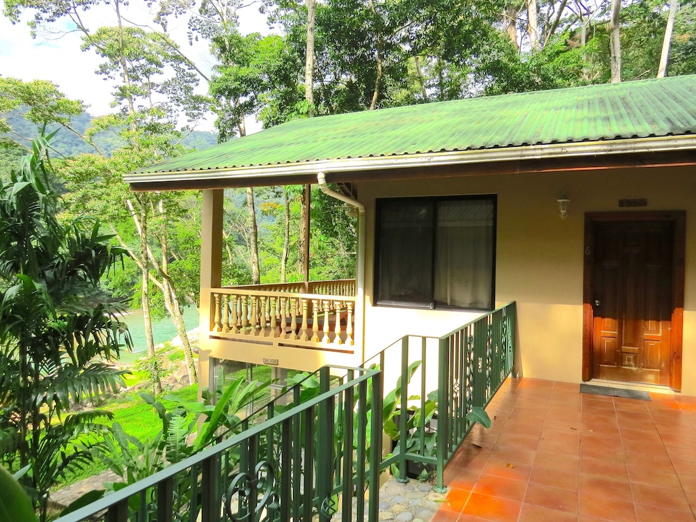 Villas Pico Bonito 9/66