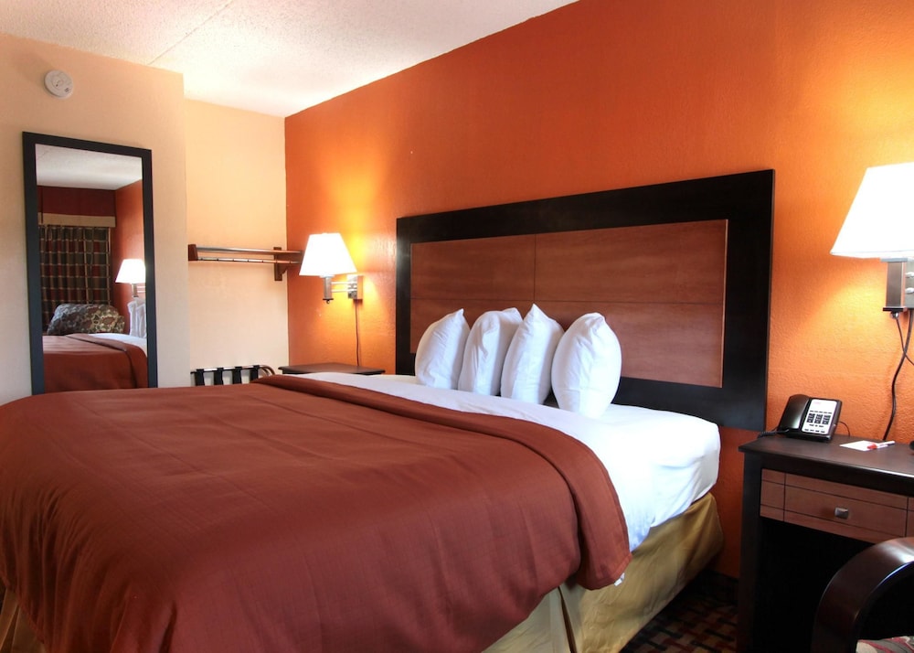 Days Inn By Wyndham Independence 15/45