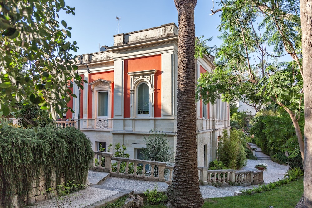 Dimora Storica Muratore Luxury Rooms 2/47