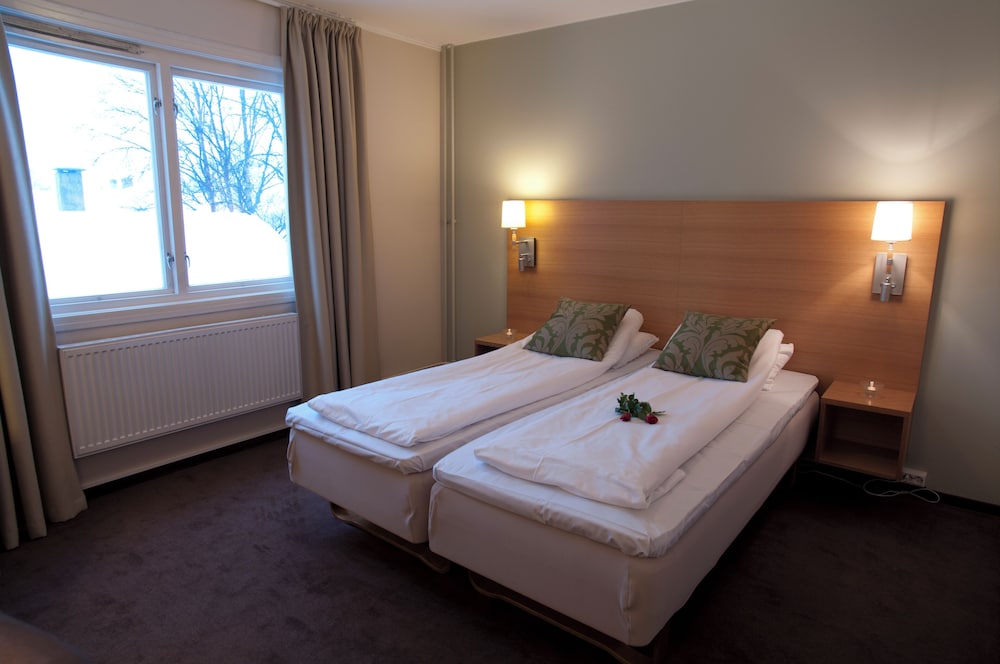 Room, Twin Beds