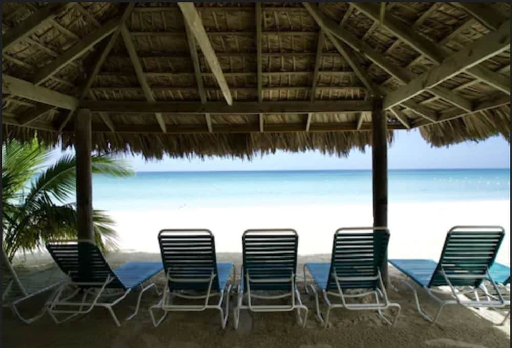 White Sands Negril 47/54