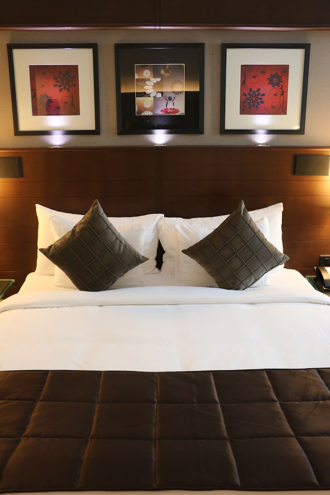 Radisson Blu Atria Bengaluru 8/76
