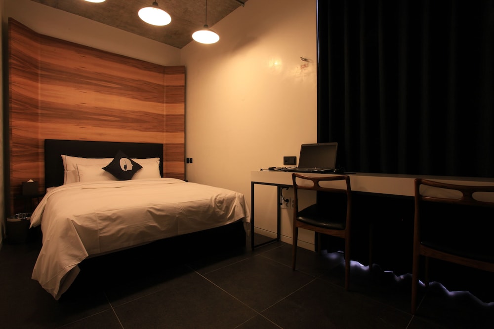 Hotel the Designers Jongno 12/68