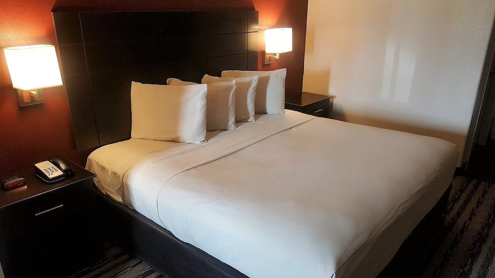 Red Roof Inn & Suites Houston Humble/Iah Airport 11/19