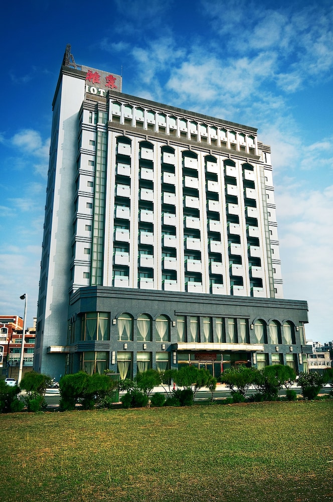 Yaling Hotel 1/40