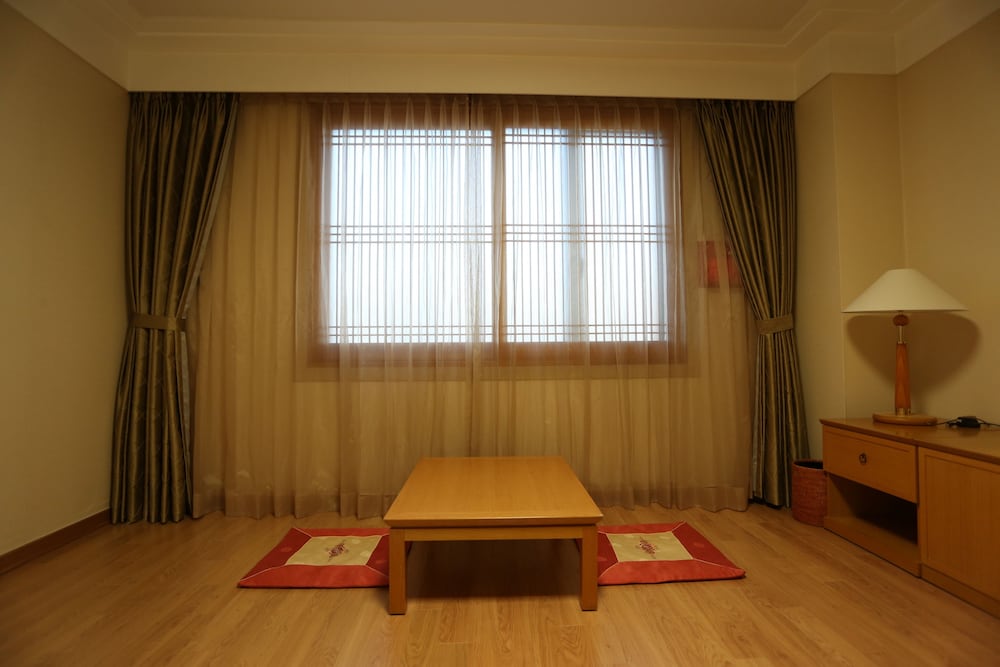 Shangria Beach Tourist Hotel 27/50