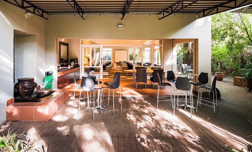 Melrose Place Guest Lodge and Conferencing 24/50