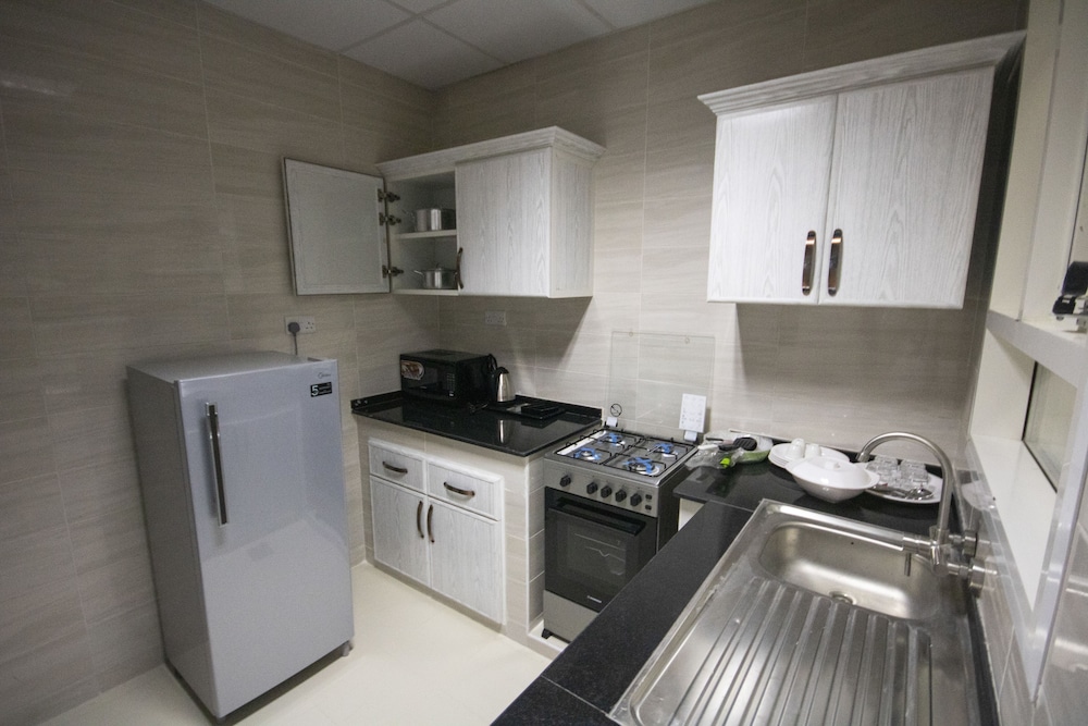Home Station Hotel 25/25