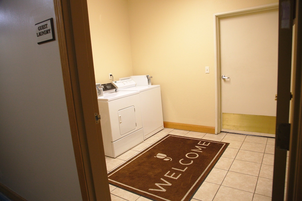 Country Inn & Suites by Radisson, Bloomington-Normal West, IL 5/56
