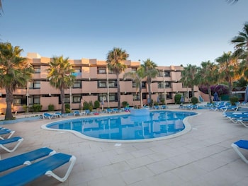 Auramar Beach Resort 8/67