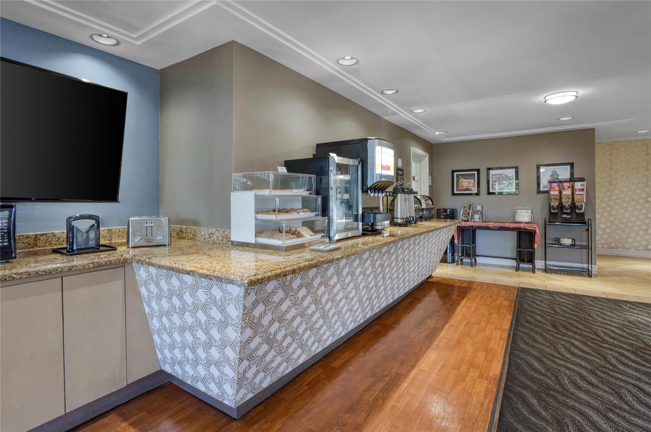 Surestay Plus Hotel By Best Western Mountain View 12/70