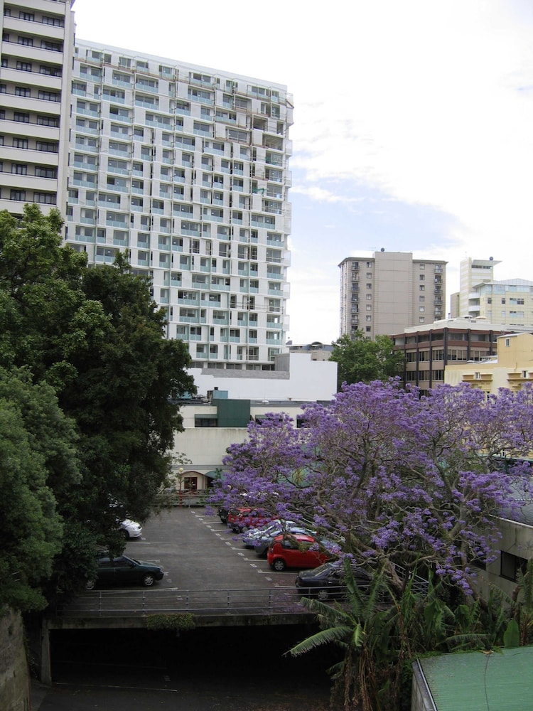Braemar On Parliament Street 27/28