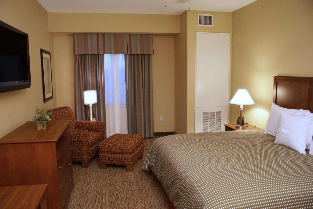 1 BEDROOM, SUITE, KING BED, JETTED TUB
