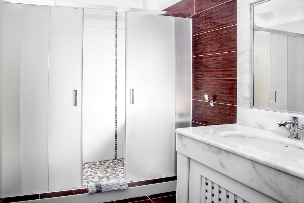 Amity Suites - Adults Only 40/40