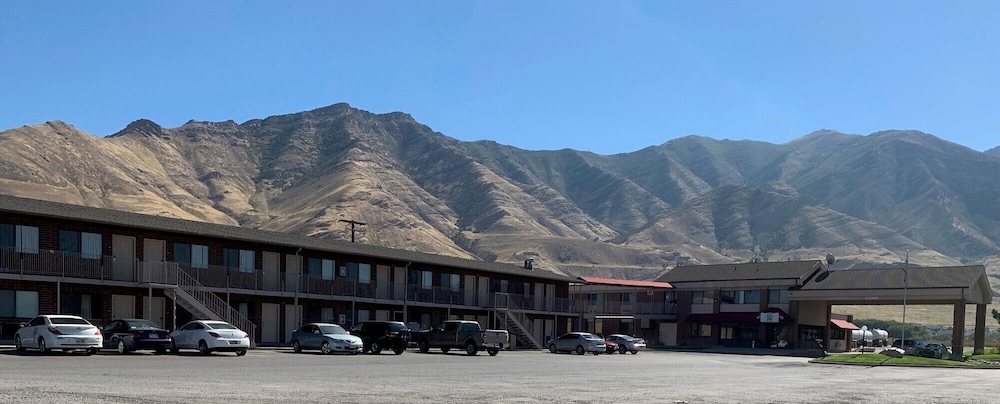 Days Inn by Wyndham Lake Point 2/40