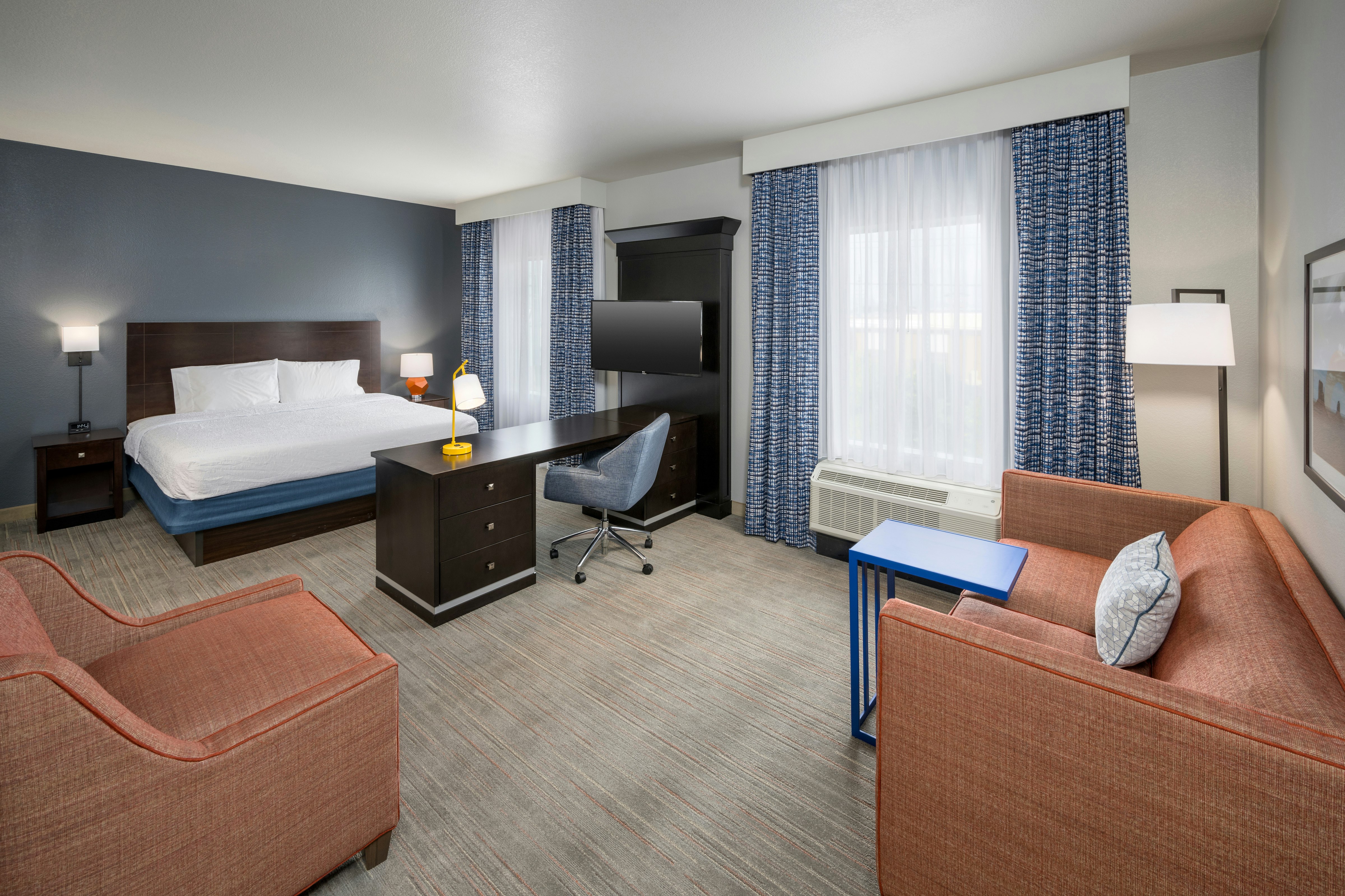 STUDIO, SUITE, KING BED