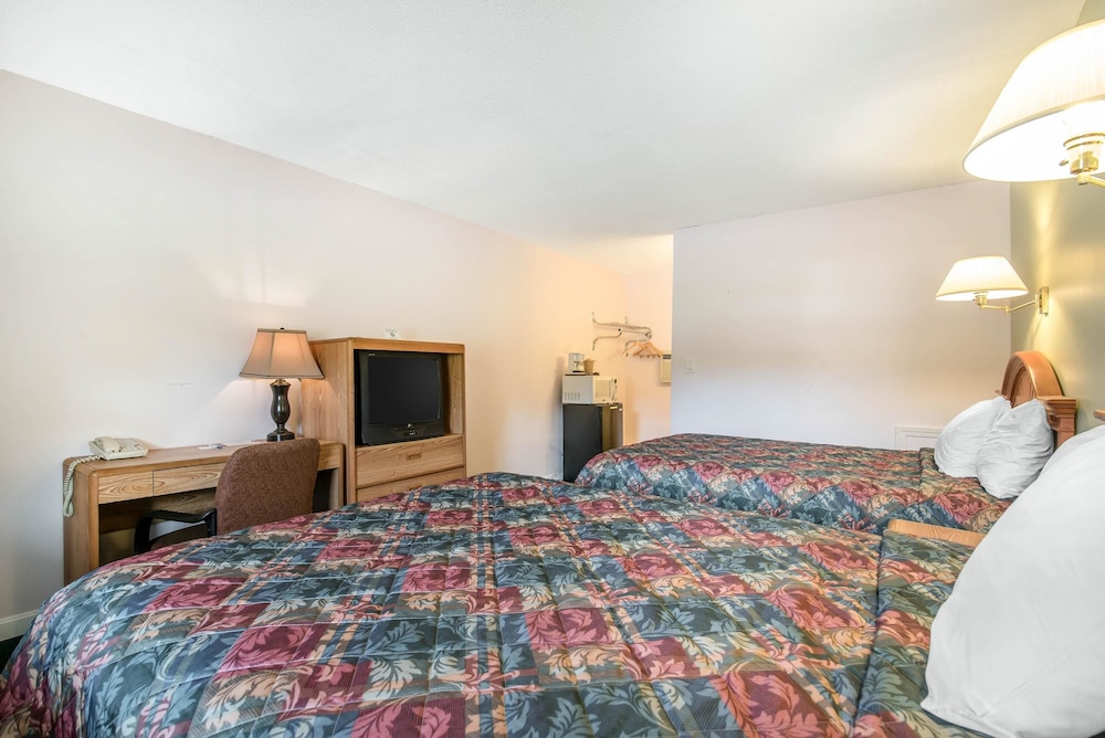 Rodeway Inn Bellows Falls 19/36