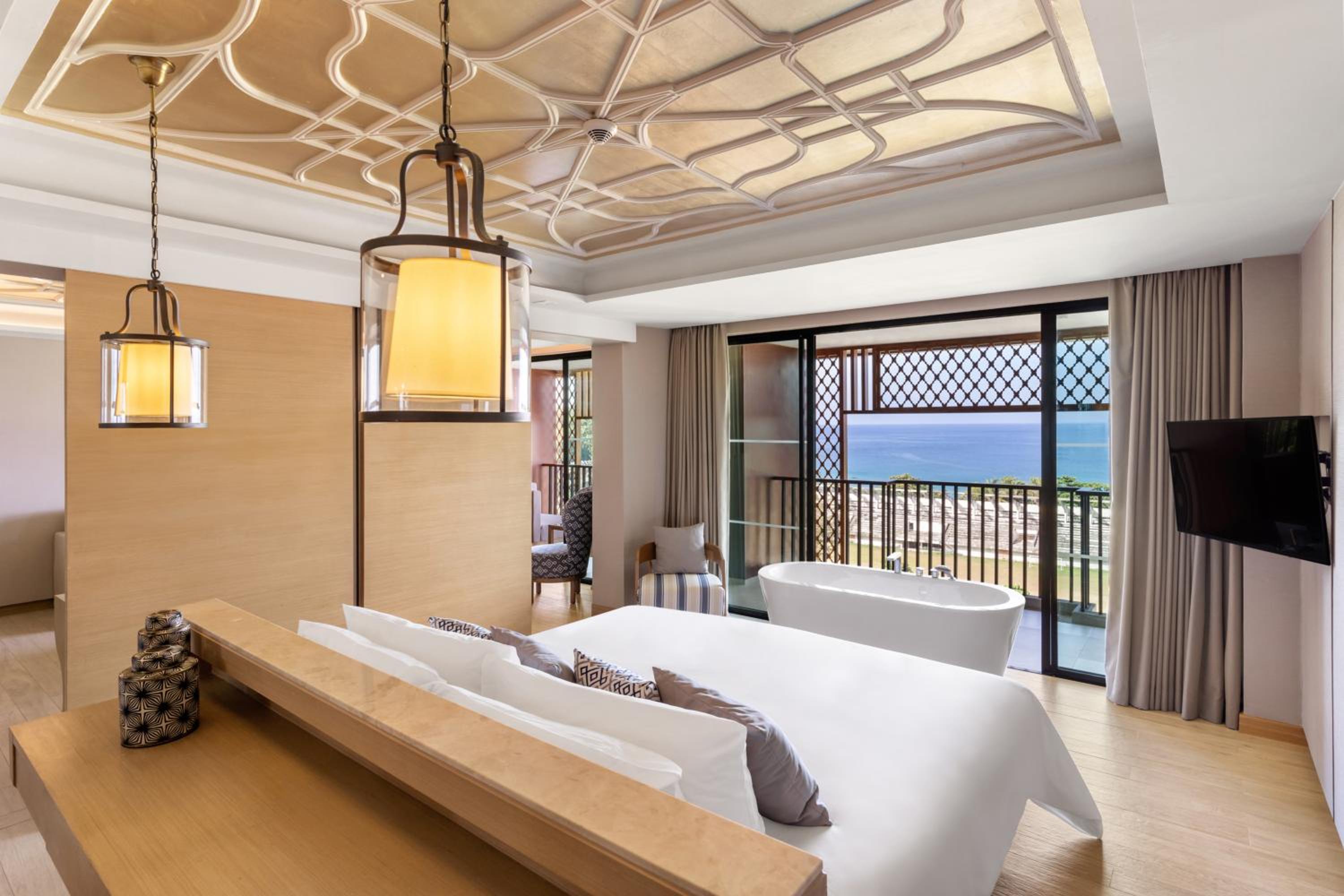 2 Bedrooms, Suite, Sea View, Balcony