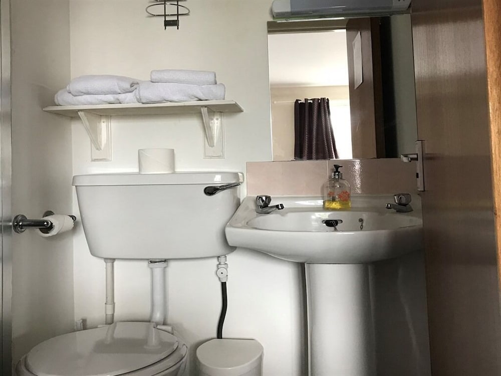 The Old Coach House Hotel 32/33