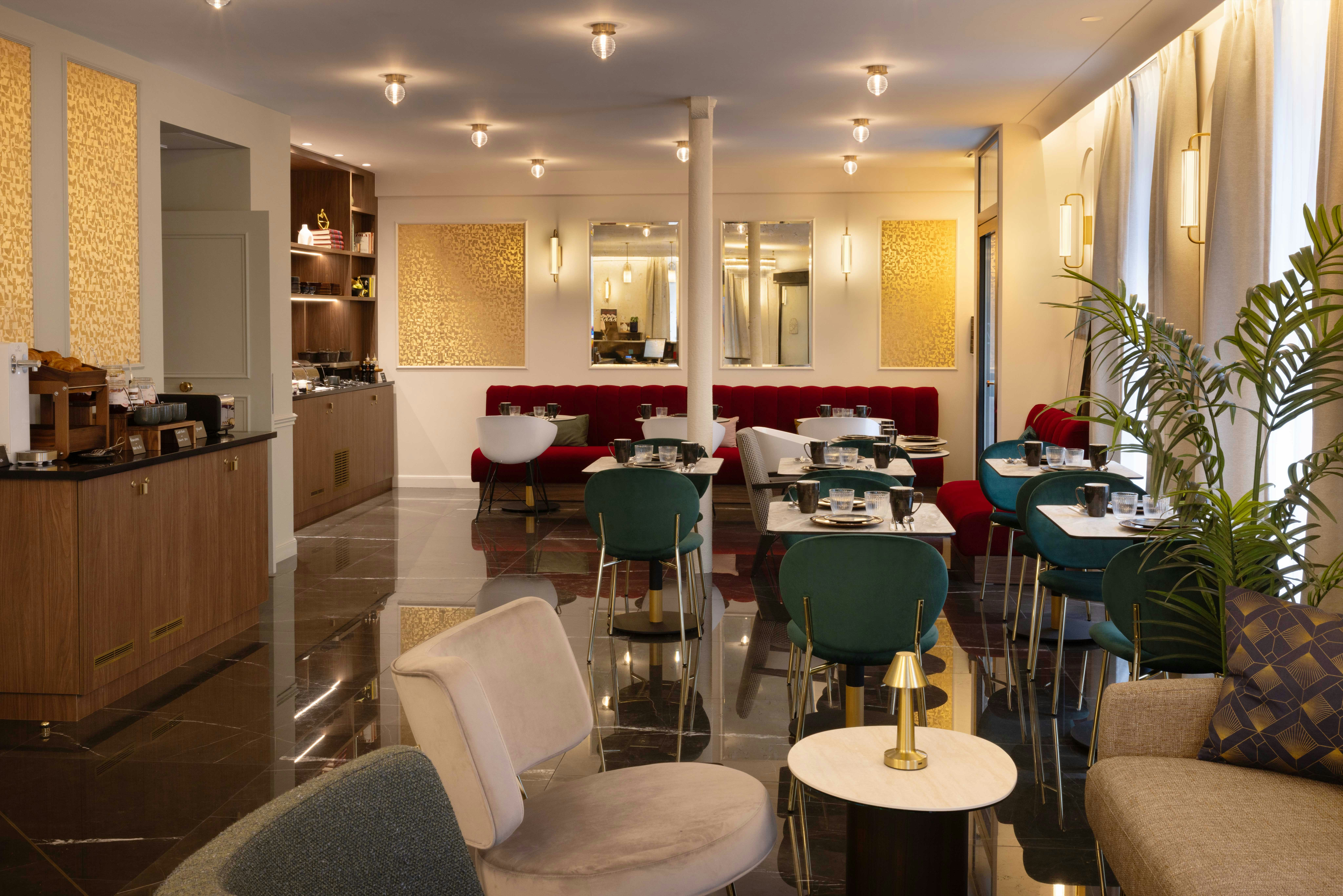 Hotel de Sevigne 62/80