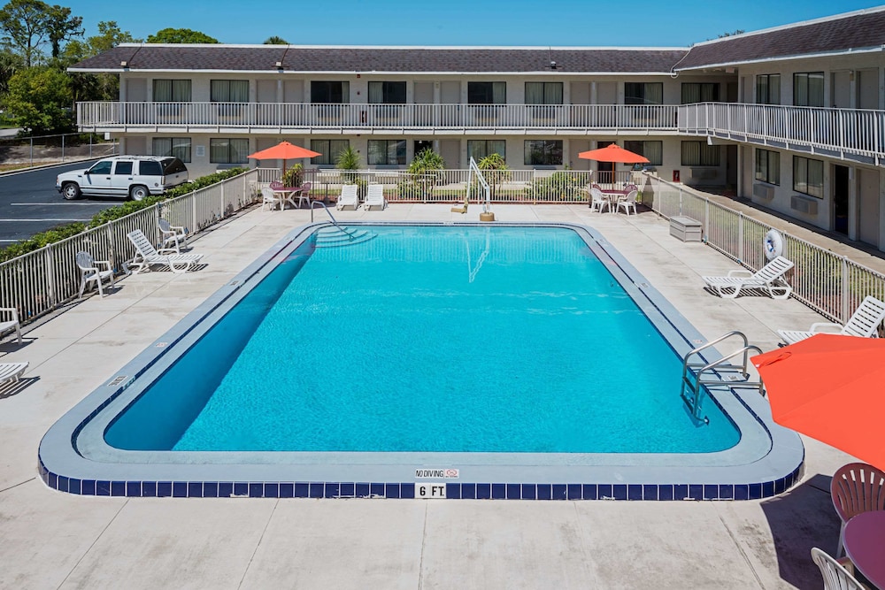 Rodeway Inn Kissimmee Maingate West 8/38