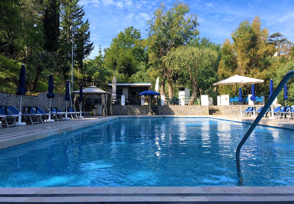 Santa Fortunata Village Camping 6/85