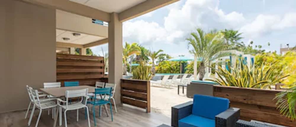 The Beach House Curacao 59/72