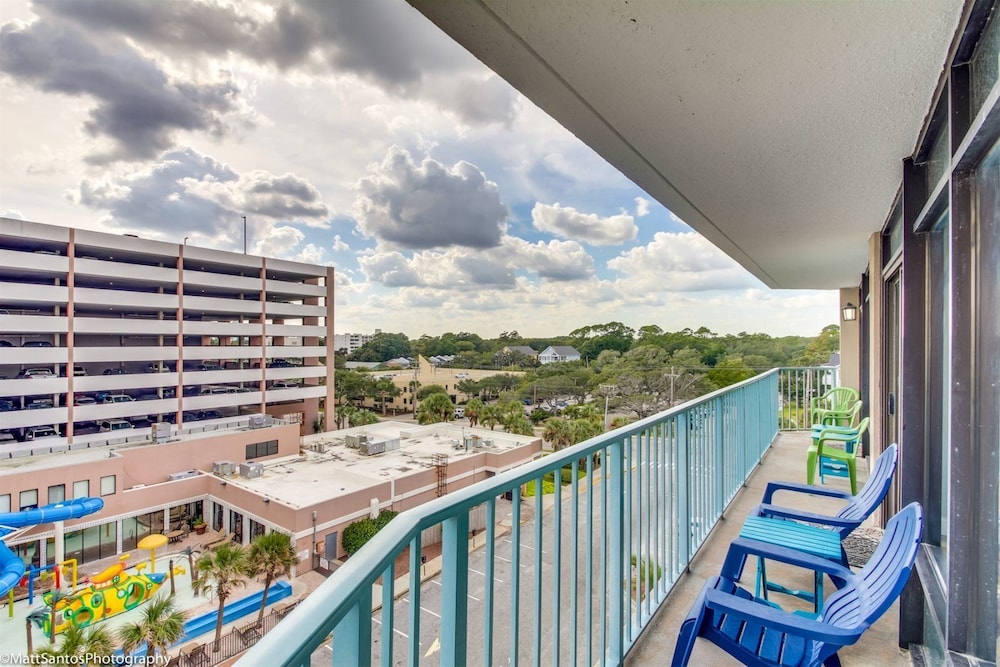 Sand Dunes Resort Hotel 7/50