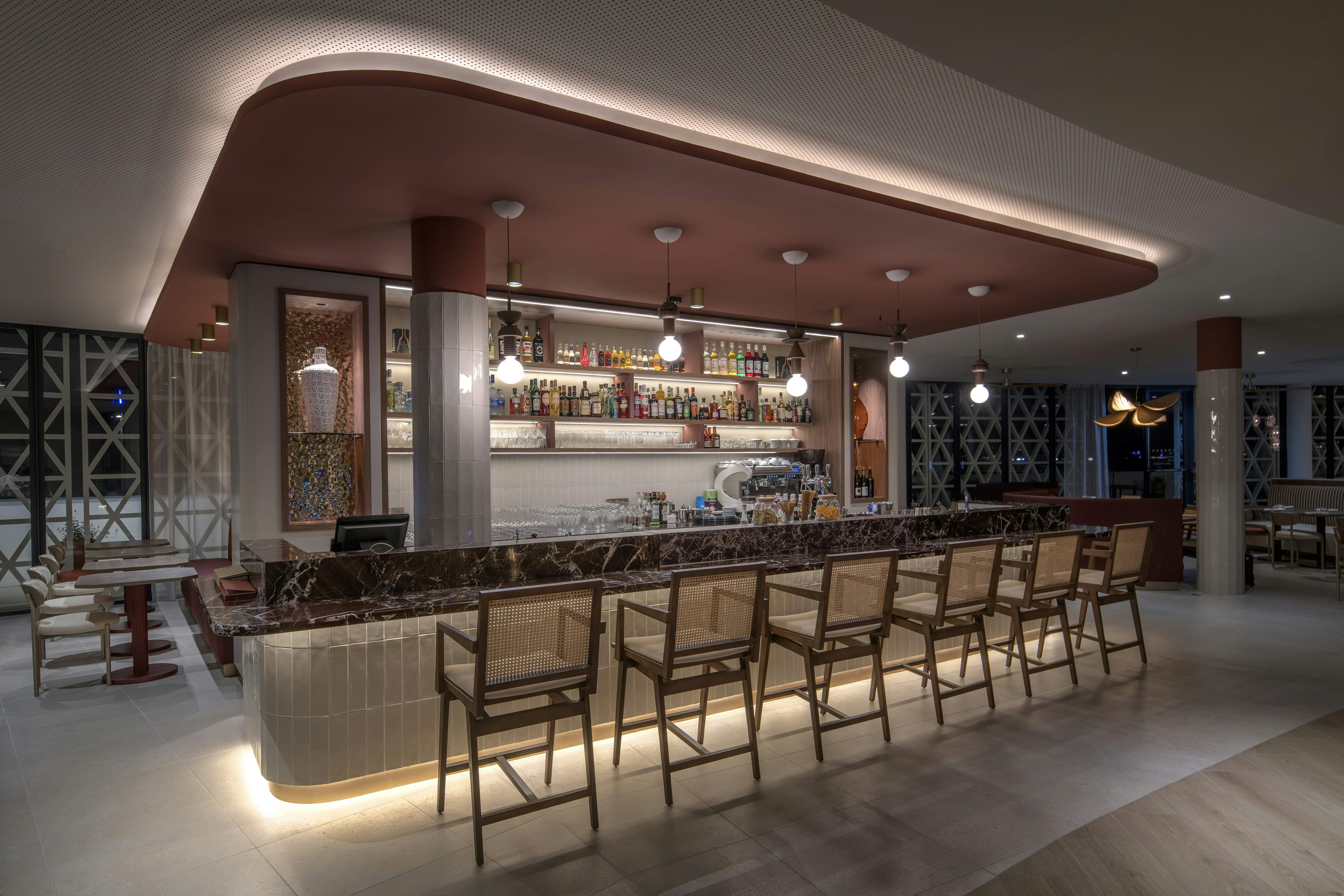 Marina Bay Riviera Hotel, Curio Collection by Hilton 34/54