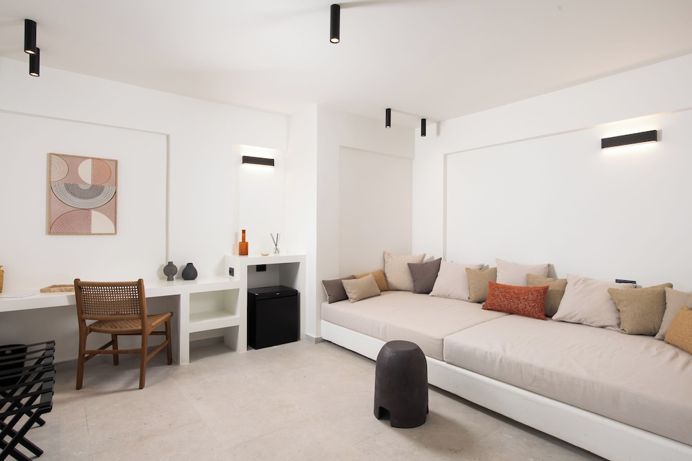 Mazee New Age Hotel 38/57